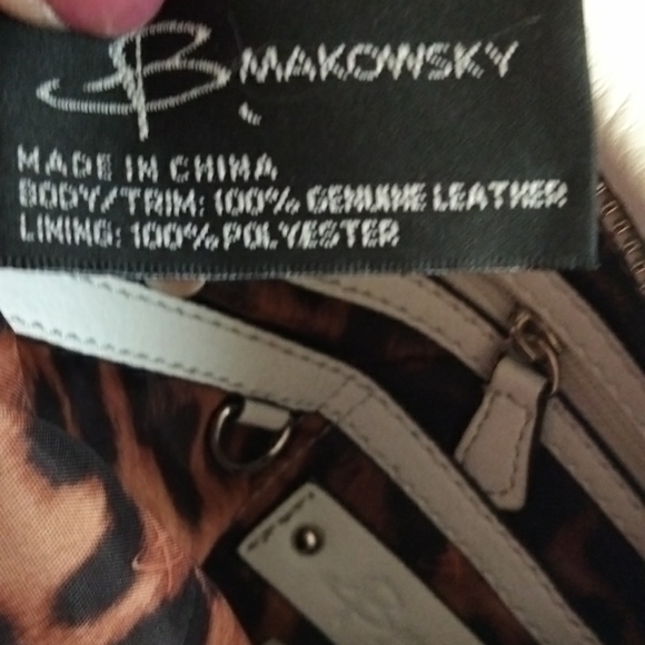 B Makowsky small cross body bag. - Picture 7 of 8